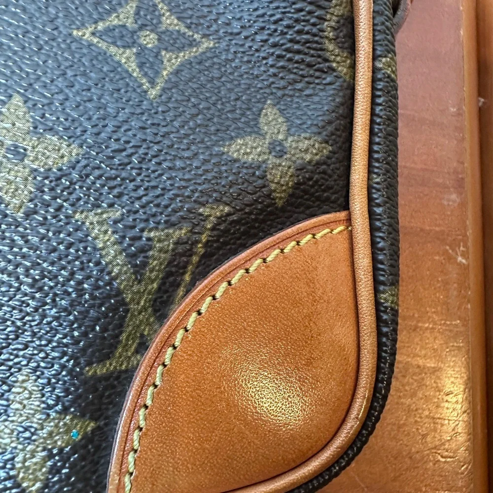 Auth Louis Vuitton Monogram Trocadero 24M51276